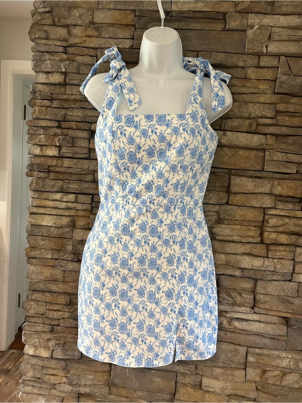 Trixxi White & Red Floral Print Tie Shoulder Mini Dress size s